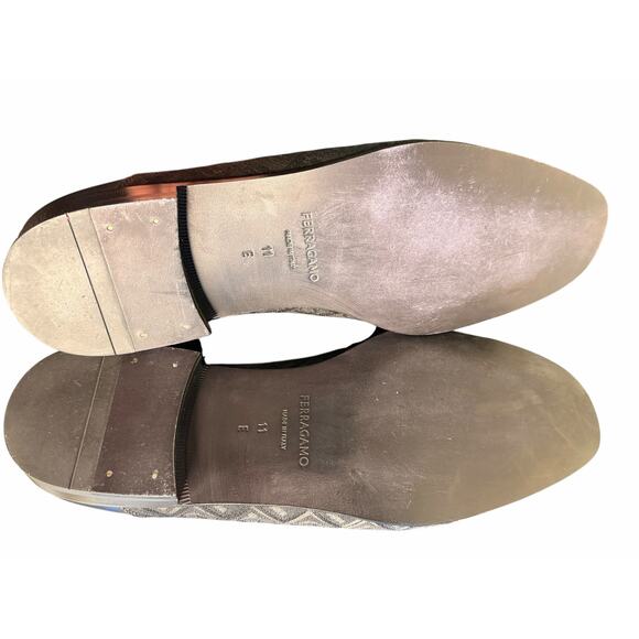 Ferragamo NIB Biarritz Gancini Patterned Loafers in Black Size 11
